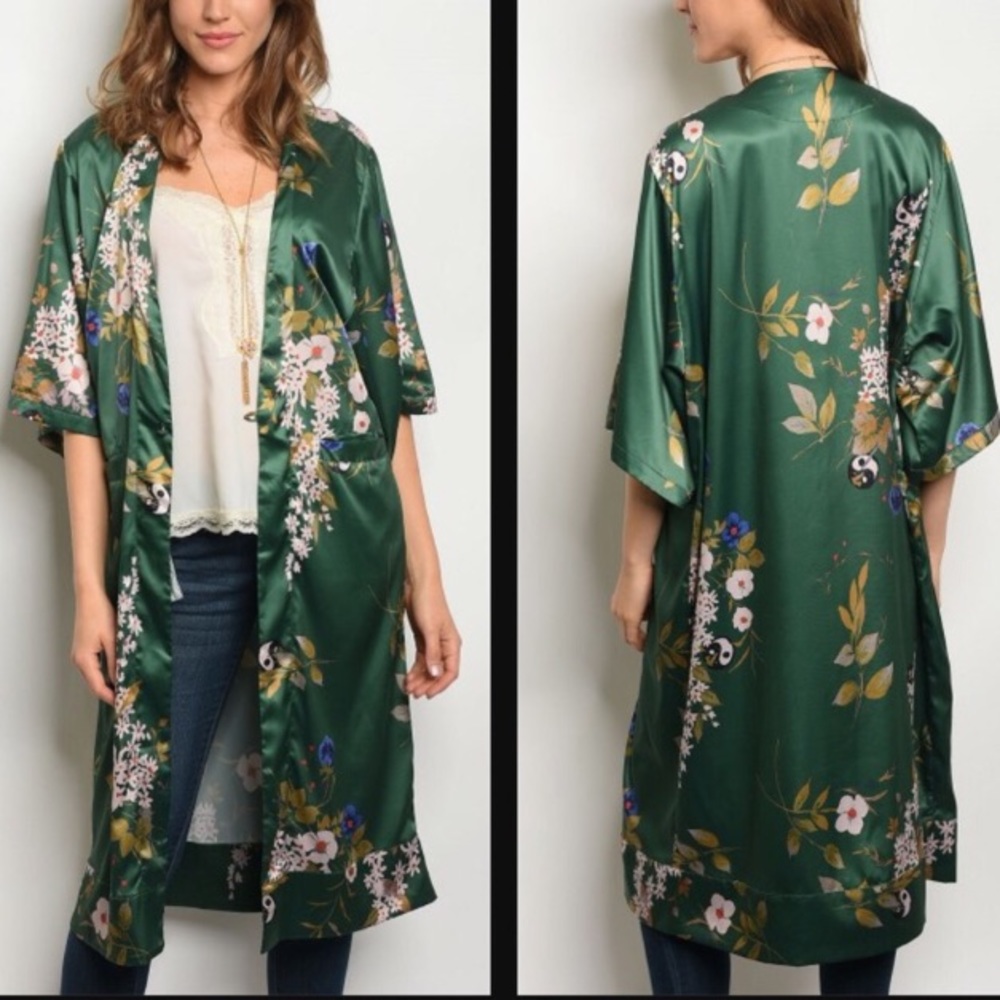 REDUCED💰 Emerald Satin Floral Kimono - Picture 5 of 6